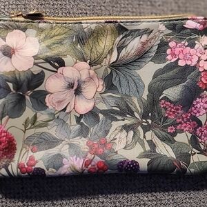 BULK-- 5 Clutch and Cosmetic Bags